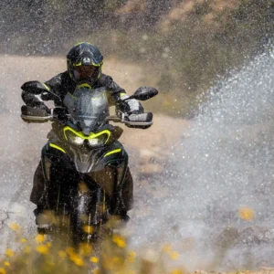 Benelli TRK 702X de paquete