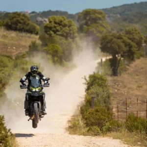 Benelli TRK 702X especificaciones